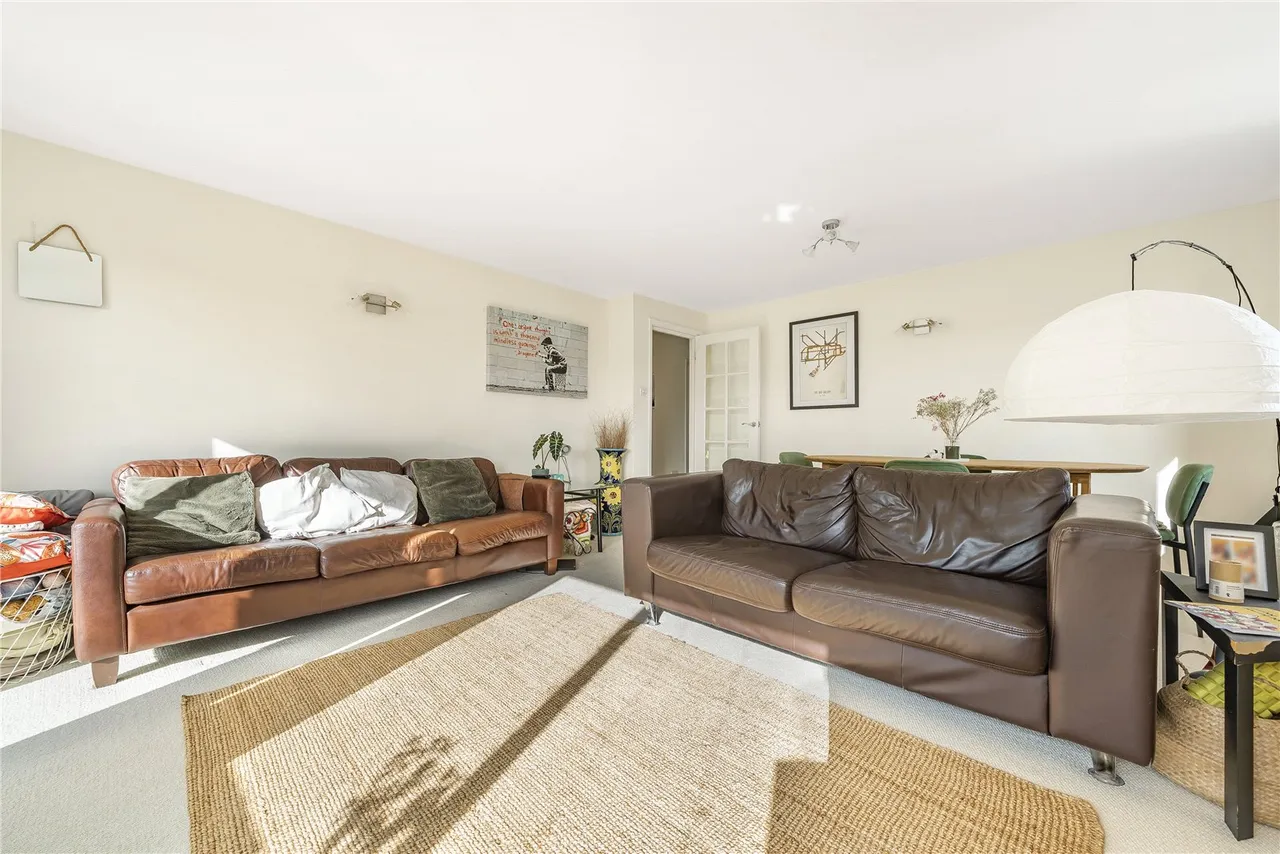 Barnes Court, Station Road, New Barnet, Hertfordshire, EN5 1QY, photo 3