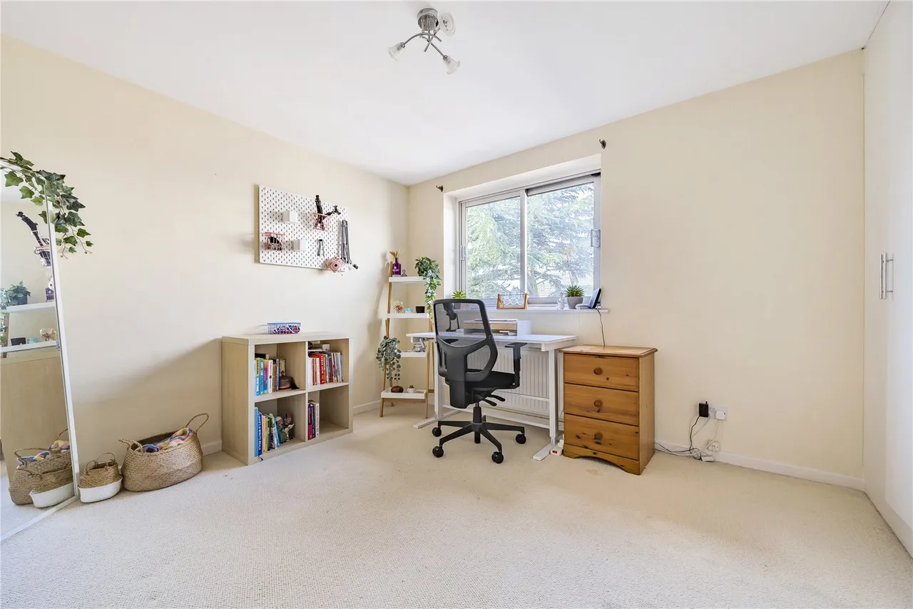 Barnes Court, Station Road, New Barnet, Hertfordshire, EN5 1QY, photo 9