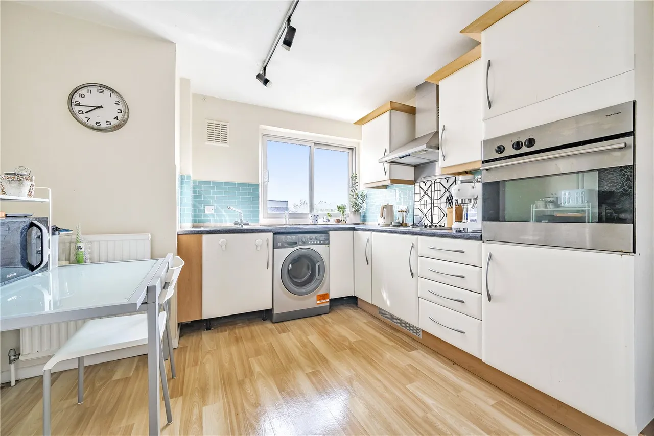 Barnes Court, Station Road, New Barnet, Hertfordshire, EN5 1QY, photo 5