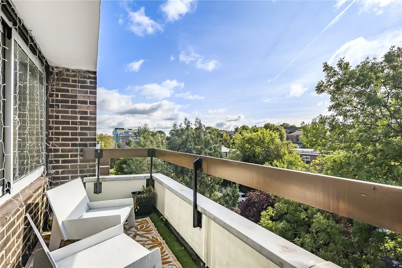 Barnes Court, Station Road, New Barnet, Hertfordshire, EN5 1QY, photo 14