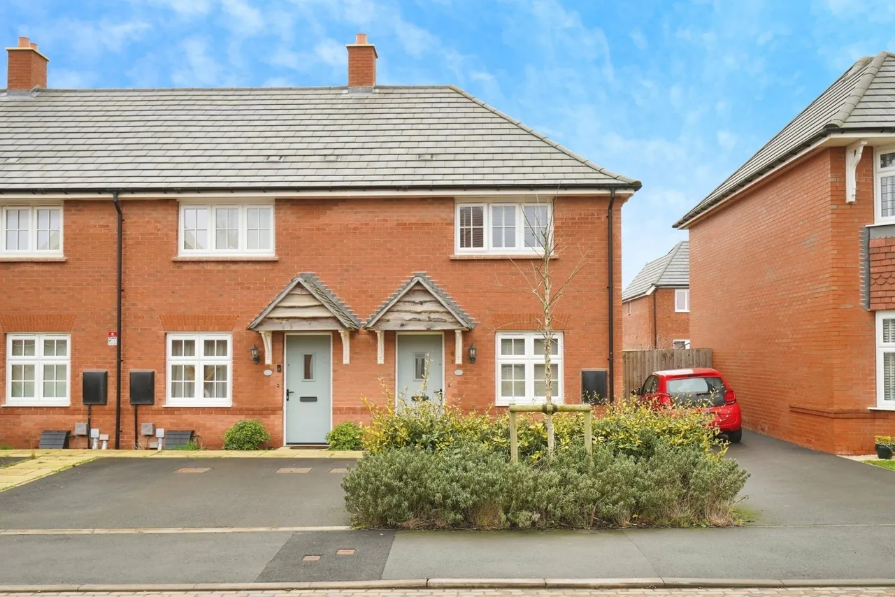 2 bed house for sale, Harold Mosely Way, Hugglescote, LE67