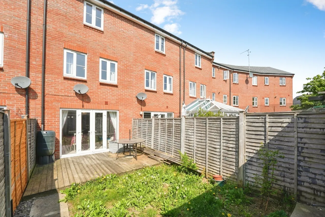 Cardinal Drive, Tuffley, Gloucester, Gloucestershire, GL4, photo 18
