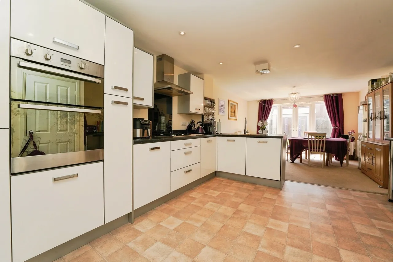 Cardinal Drive, Tuffley, Gloucester, Gloucestershire, GL4, photo 6