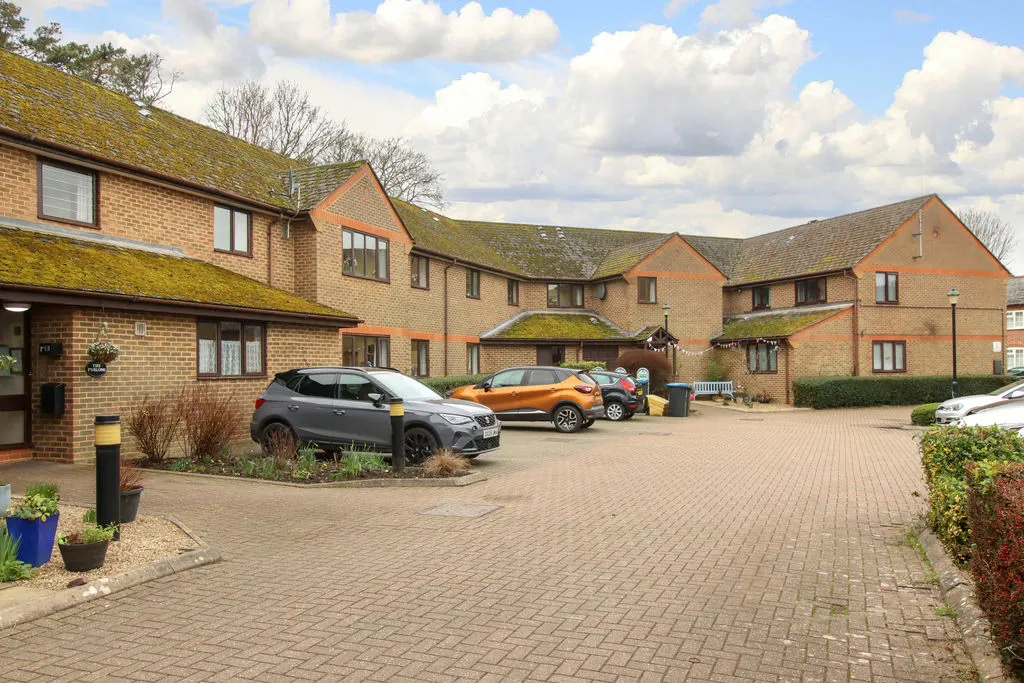 1 bed flat for sale — King Street, Tring, Hertfordshire, HP23 6BX