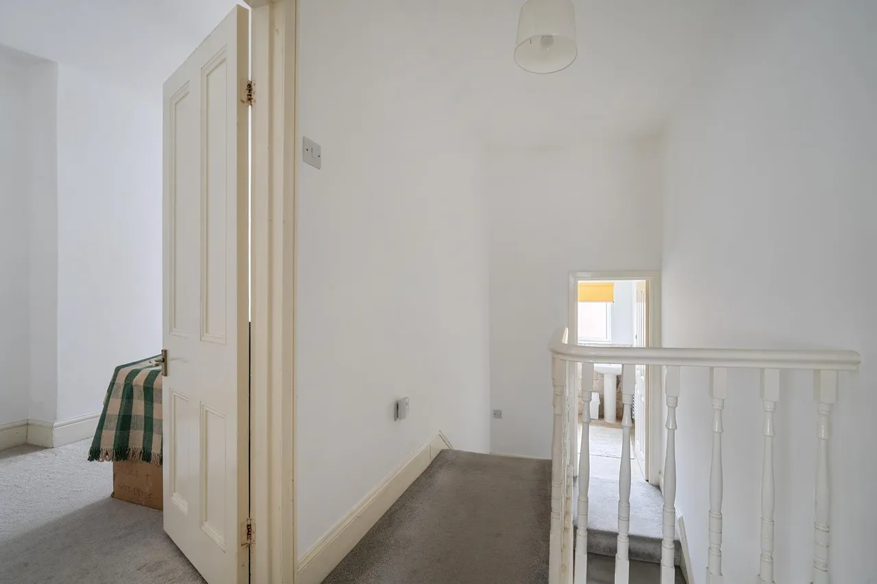 Laira Bridge Road, PL4, photo 9