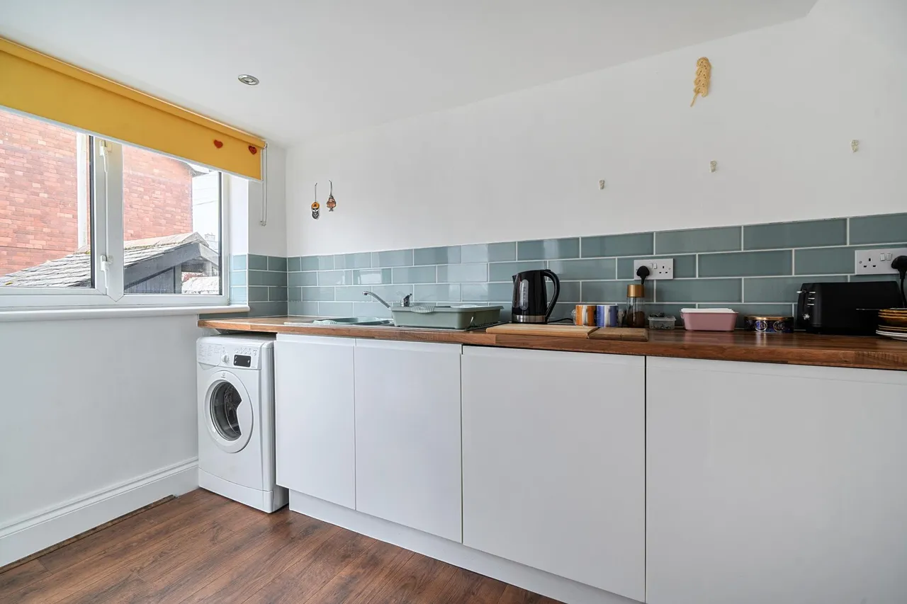 Laira Bridge Road, PL4, photo 3