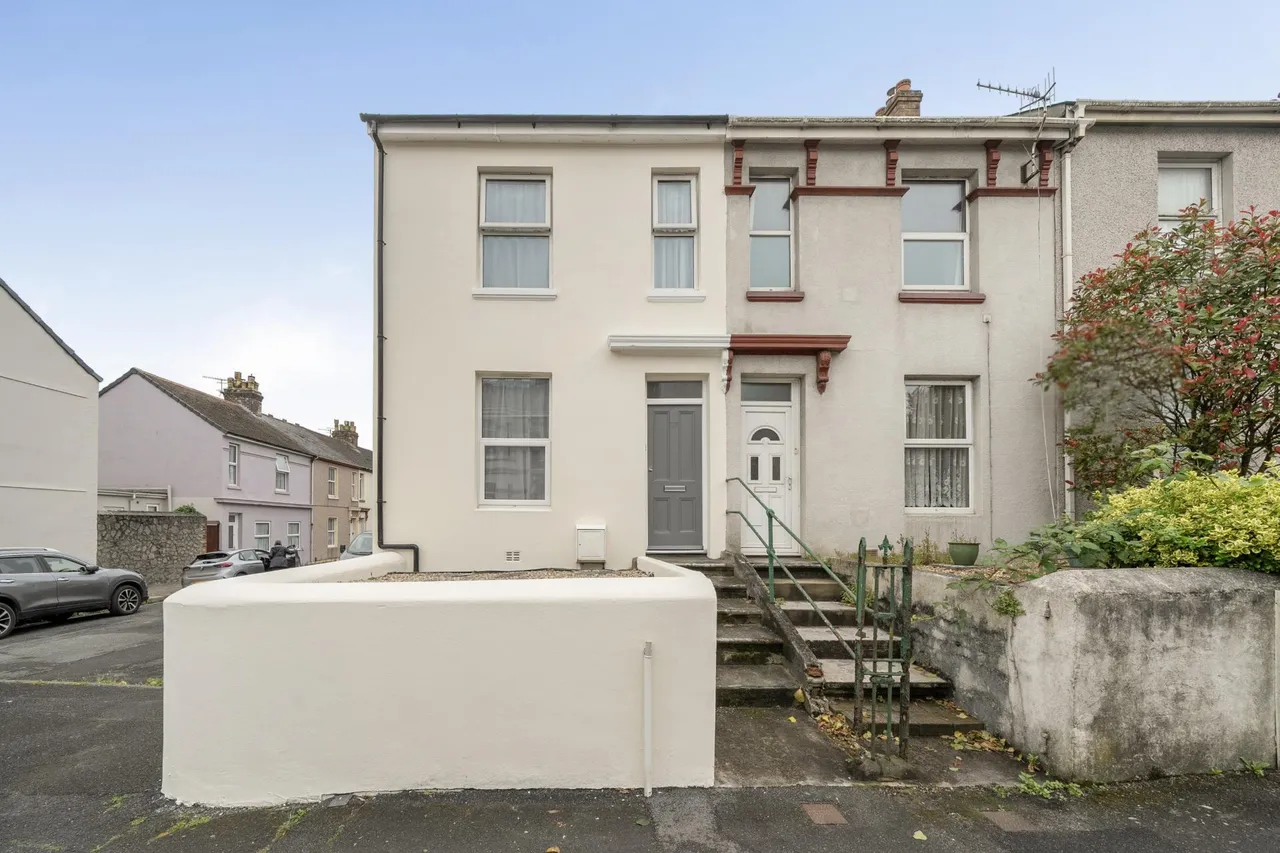2 bed house for sale, Laira Bridge Road, PL4