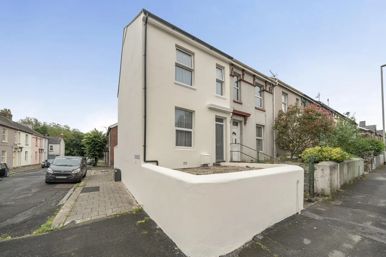 Laira Bridge Road, PL4, photo 17