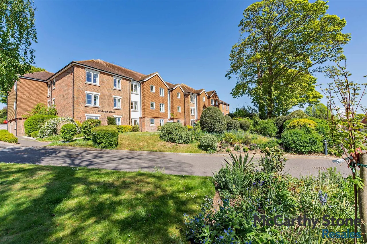 1 bed flat for sale, Grange Road, Uckfield, TN22