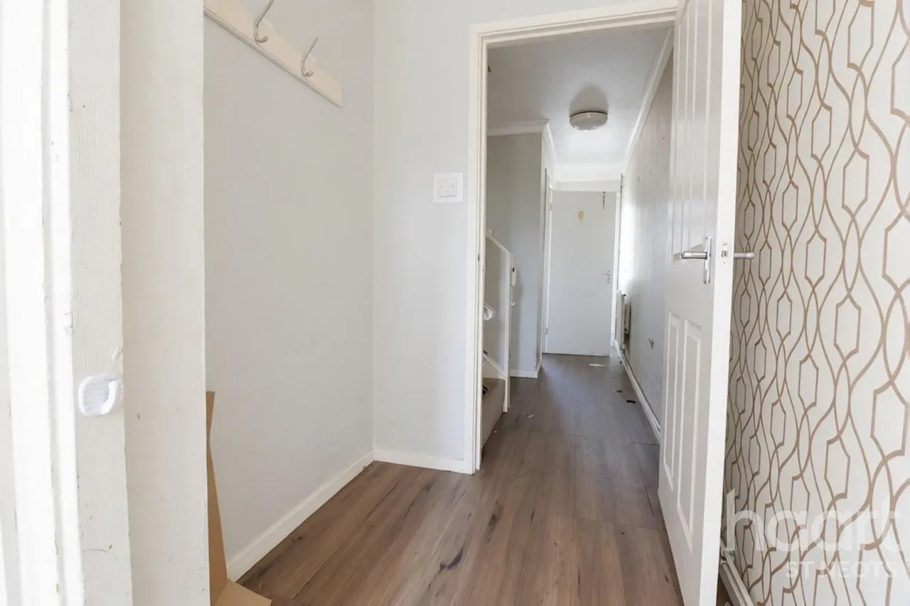 Queens Gardens, Eaton Socon, PE19, photo 6