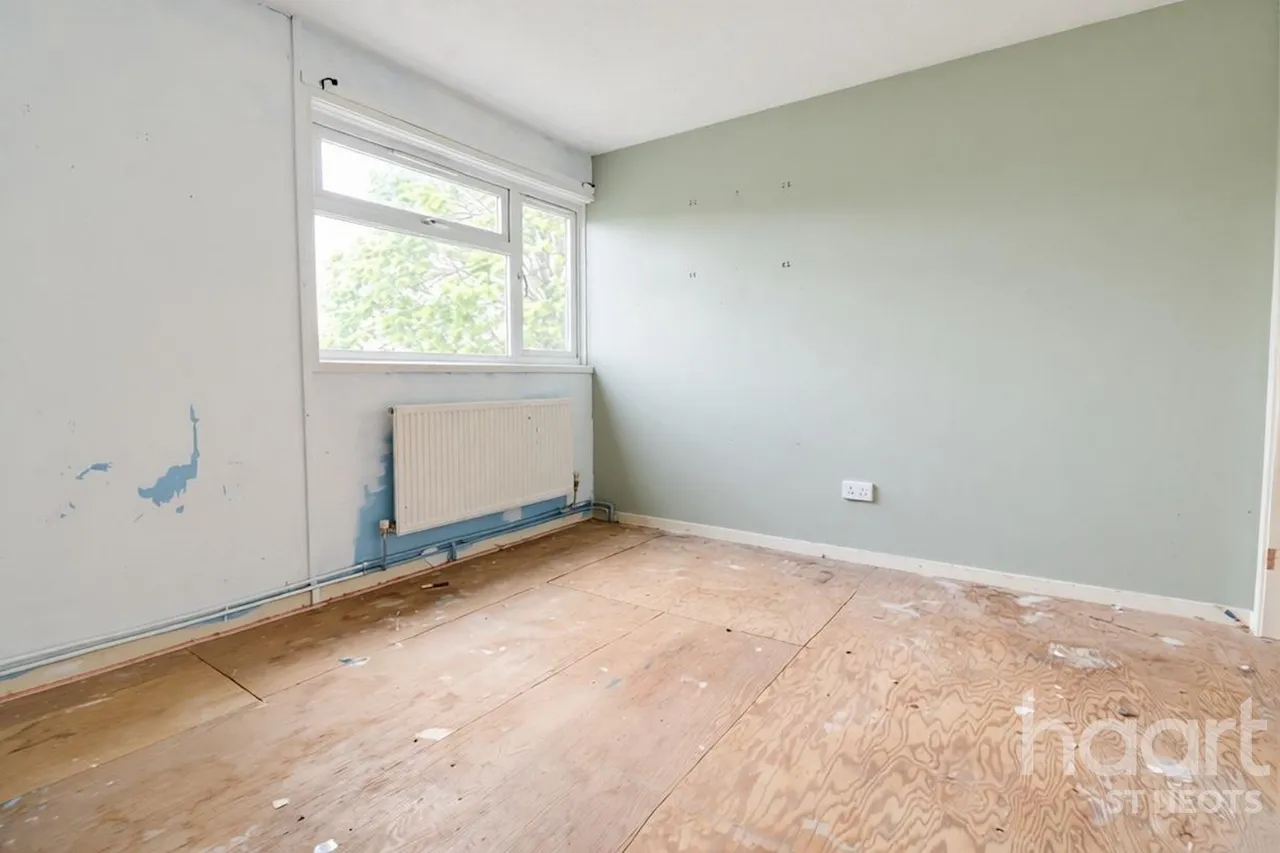 Queens Gardens, Eaton Socon, PE19, photo 11