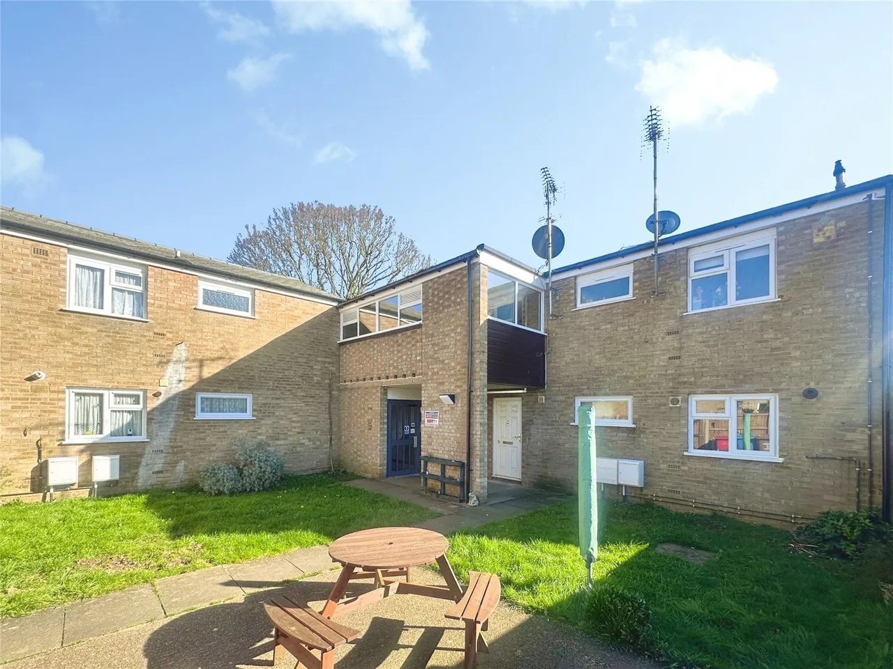 1 bed flat for sale — Canterbury Way, Stevenage, Hertfordshire, SG1