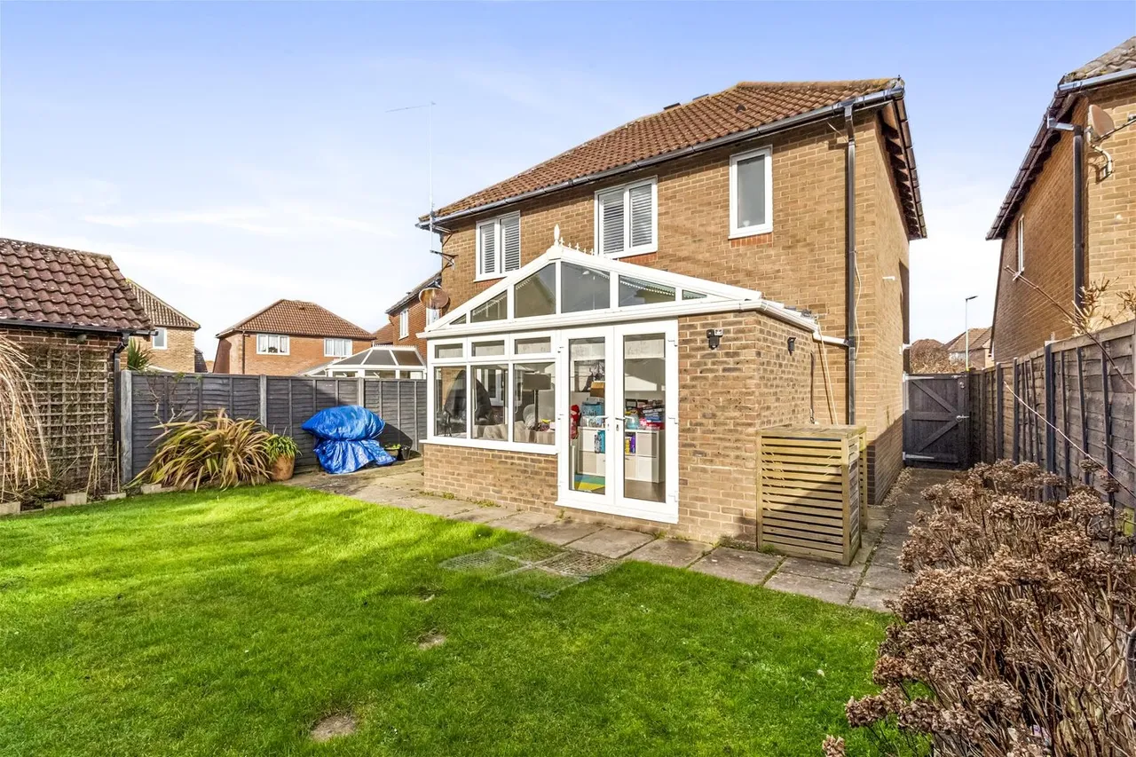 Cowdray Close, Rustington, Littlehampton, photo 13