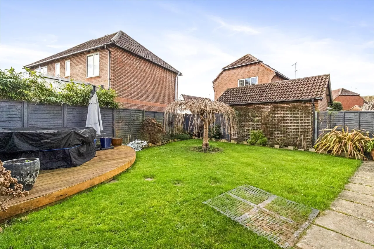Cowdray Close, Rustington, Littlehampton, photo 23