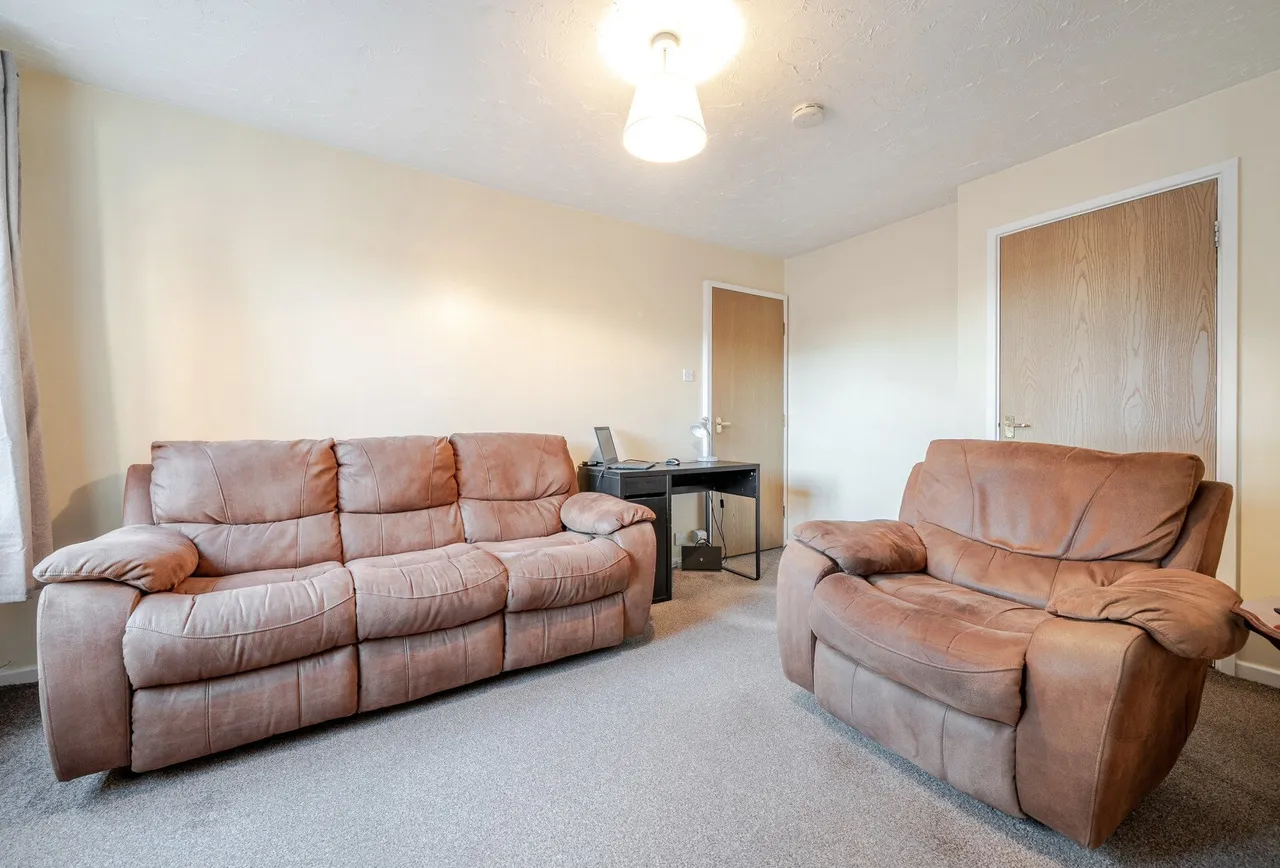 Leckhampton Place, Gloucestershire, Old Station Drive, GL53 0DD, photo 4