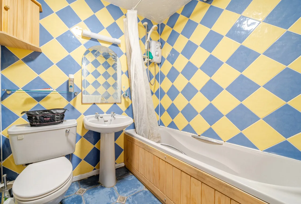 Leckhampton Place, Gloucestershire, Old Station Drive, GL53 0DD, photo 6