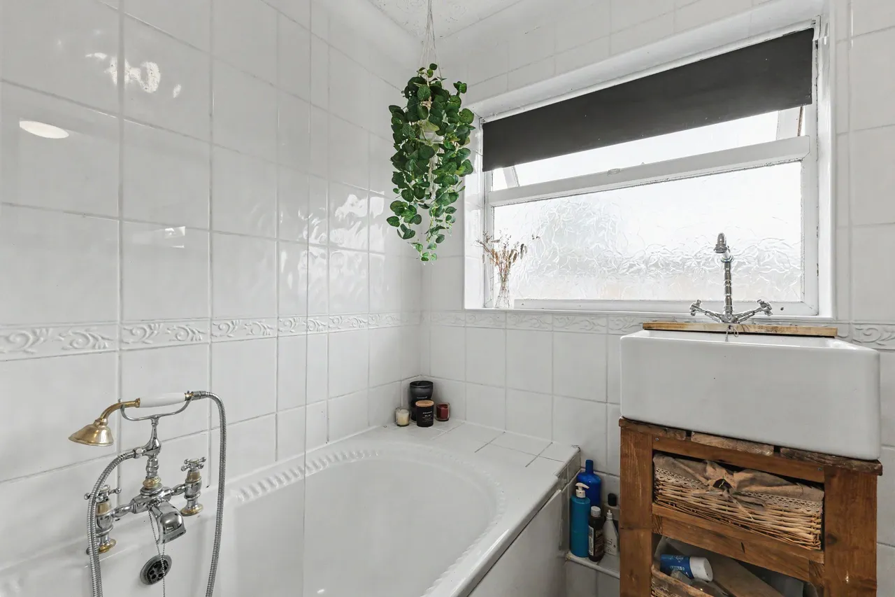 Meadow Road, South Littleton, WR11, photo 13