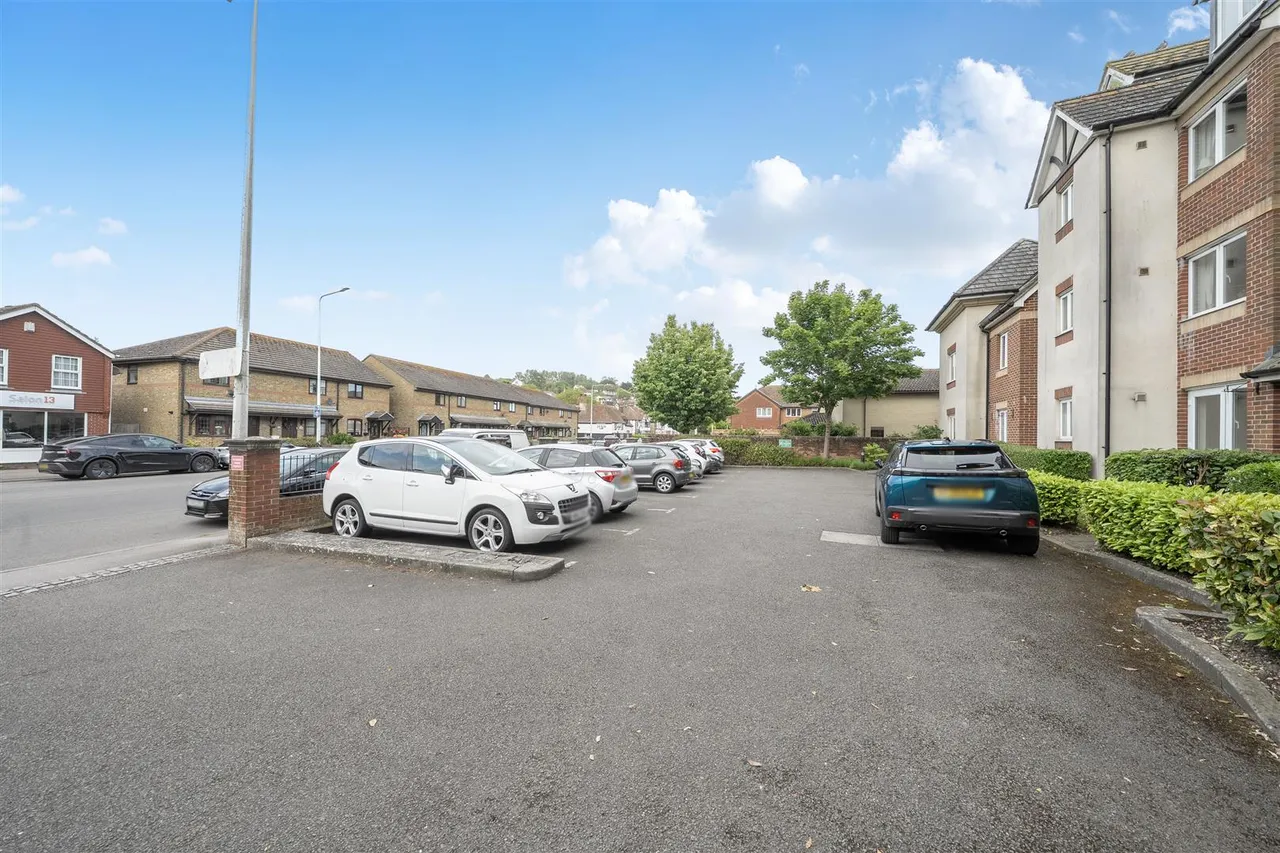 East Street, Hythe, CT21, photo 12