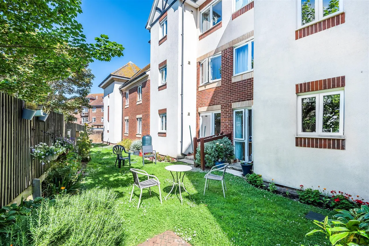 East Street, Hythe, CT21, photo 11