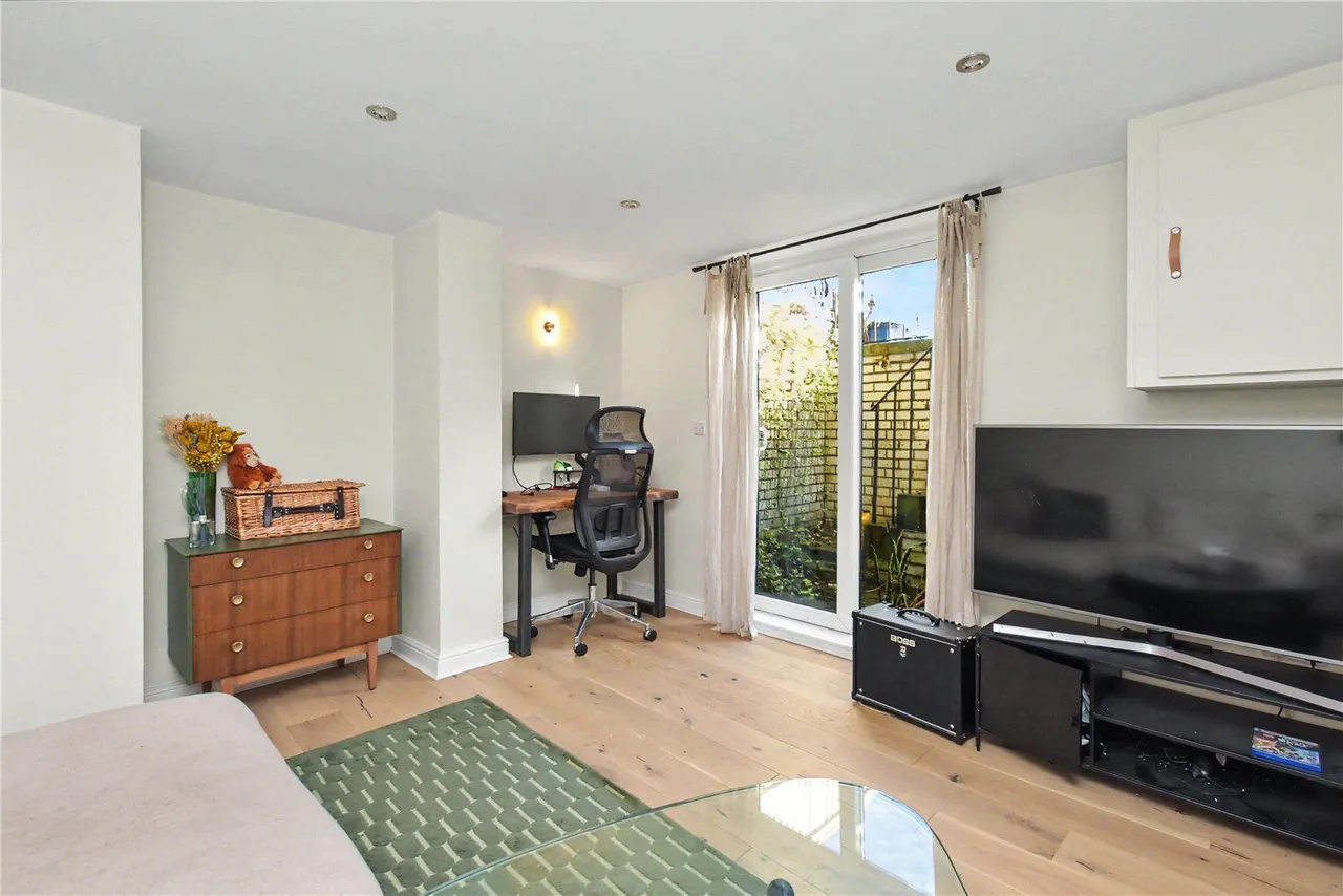 Victoria Road, Kirkstall, LS5, photo 5
