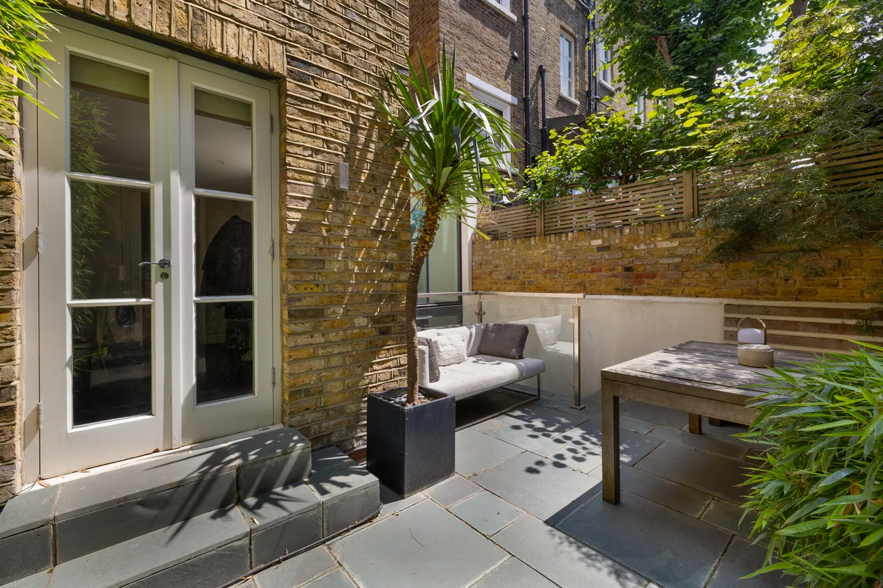 South Kensington, Drayton Gardens, Chelsea, London, photo 3