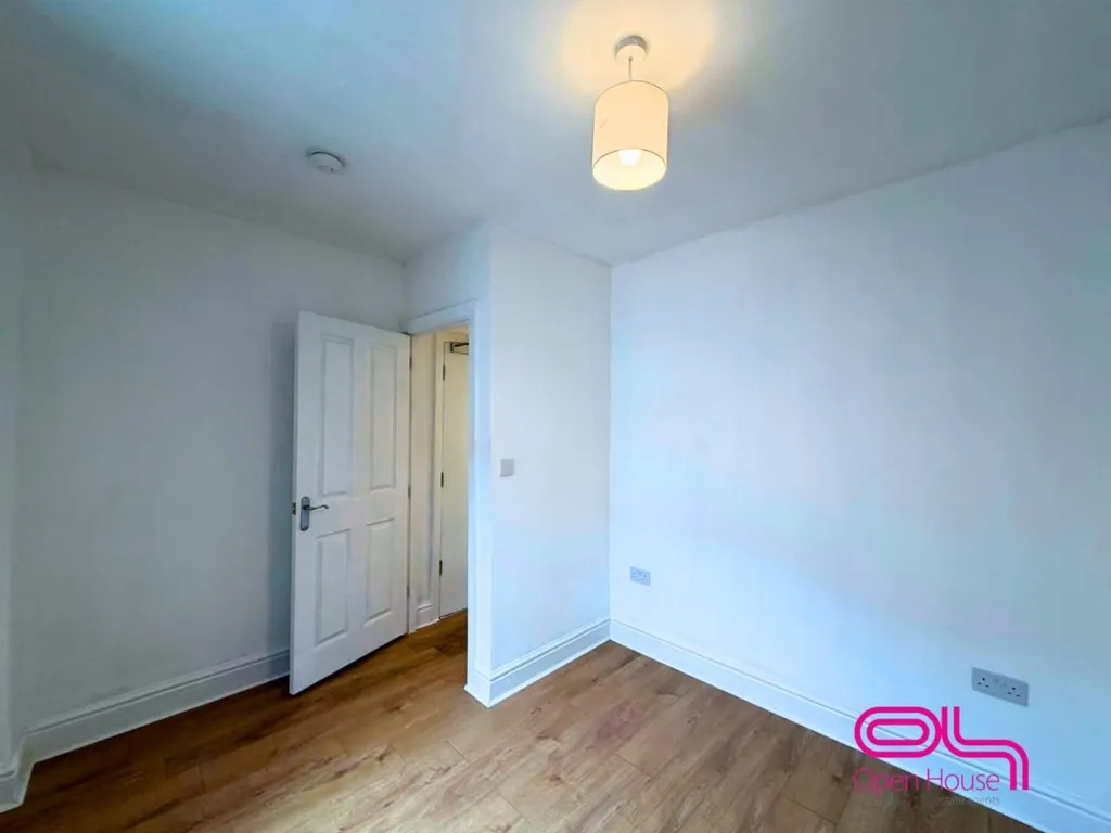St. Georges Road, Bolton, BL1, photo 4