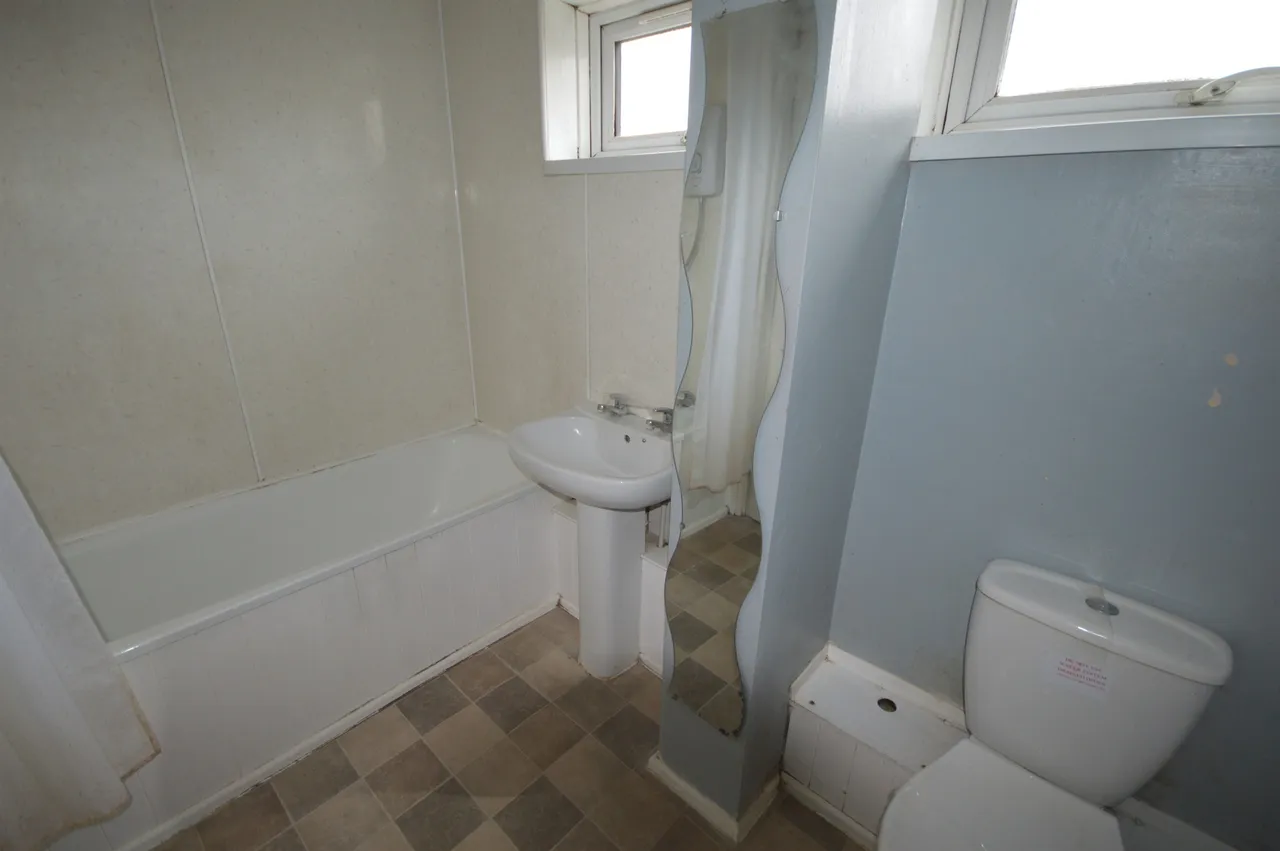 Randalls Croft Road, Wilton, SP2, photo 8