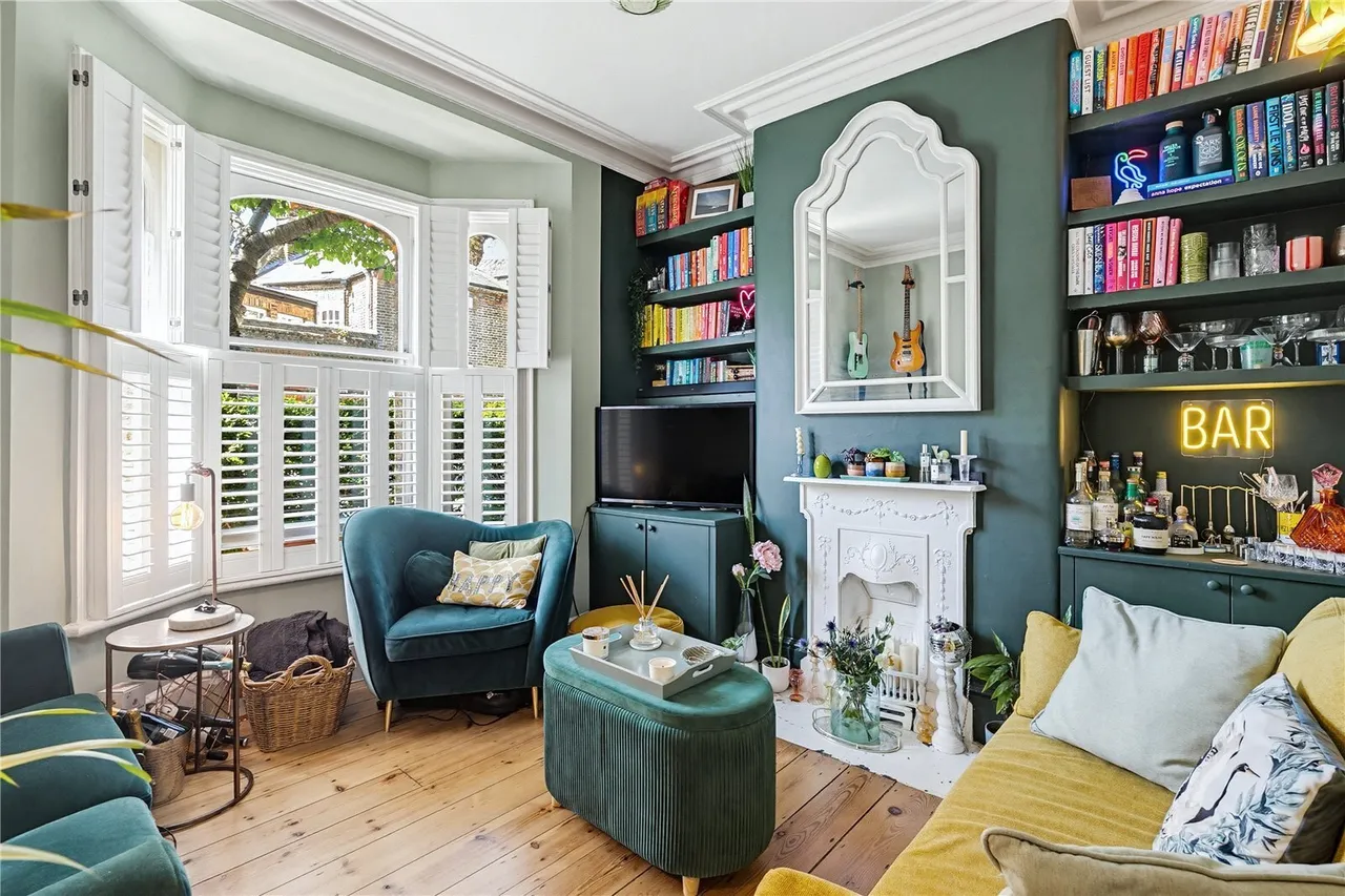 Grayshott Road, London, SW11, photo 2