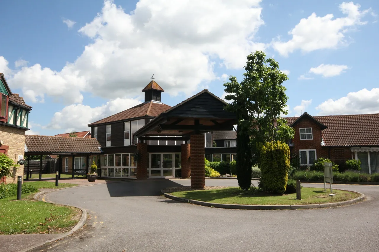 2 bed flat for sale, Orchard Lea, High Wych, CM21