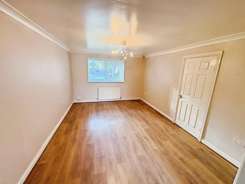 Smallwood Road, Pendeford, WV8, photo 4