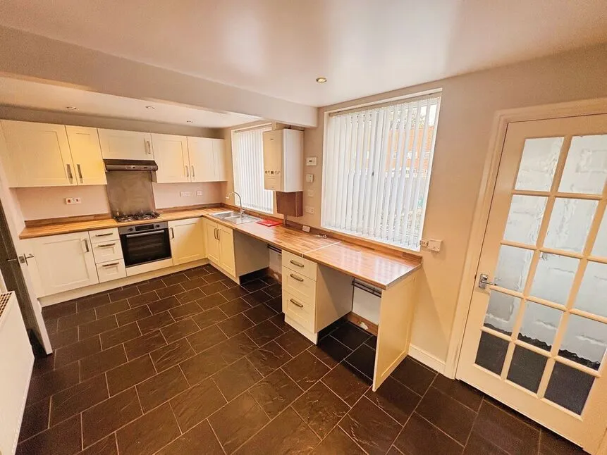 Smallwood Road, Pendeford, WV8, photo 2