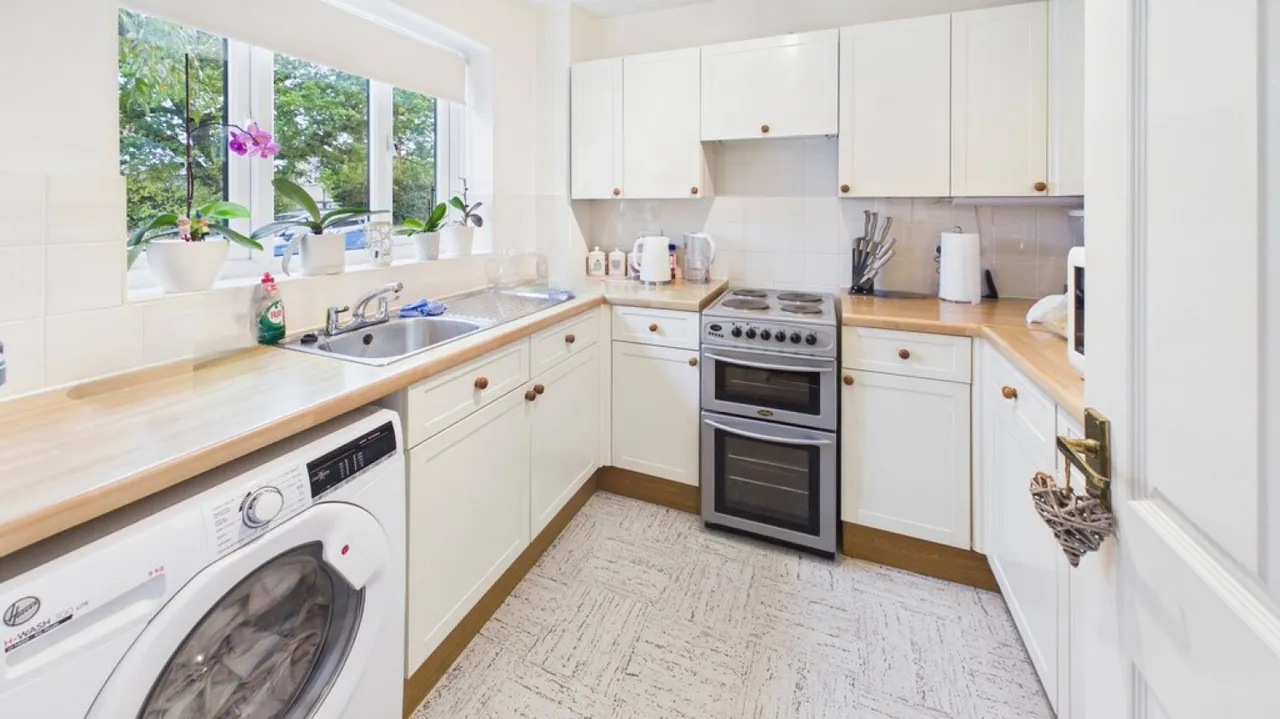 Salter Close, Bury St Edmunds, IP32, photo 4