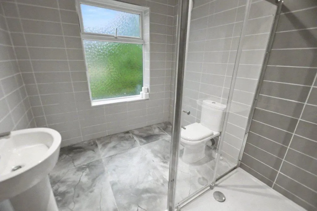 Stanningley Road, Leeds, LS12, photo 10