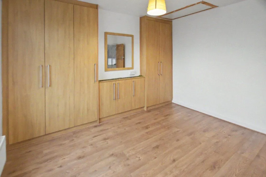 Stanningley Road, Leeds, LS12, photo 6