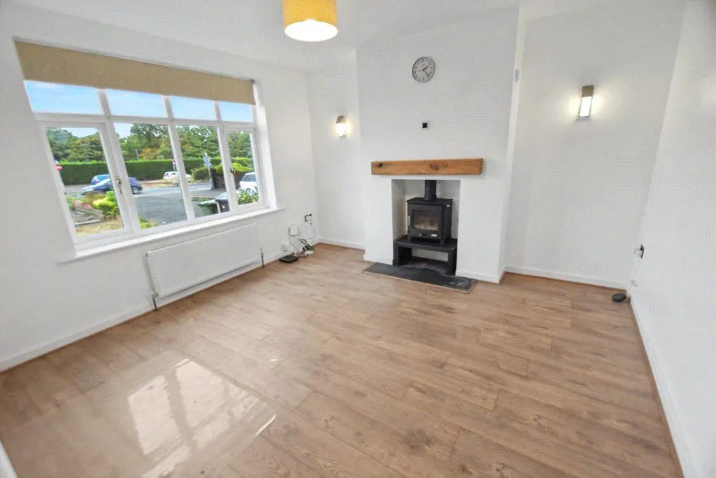 Stanningley Road, Leeds, LS12, photo 4