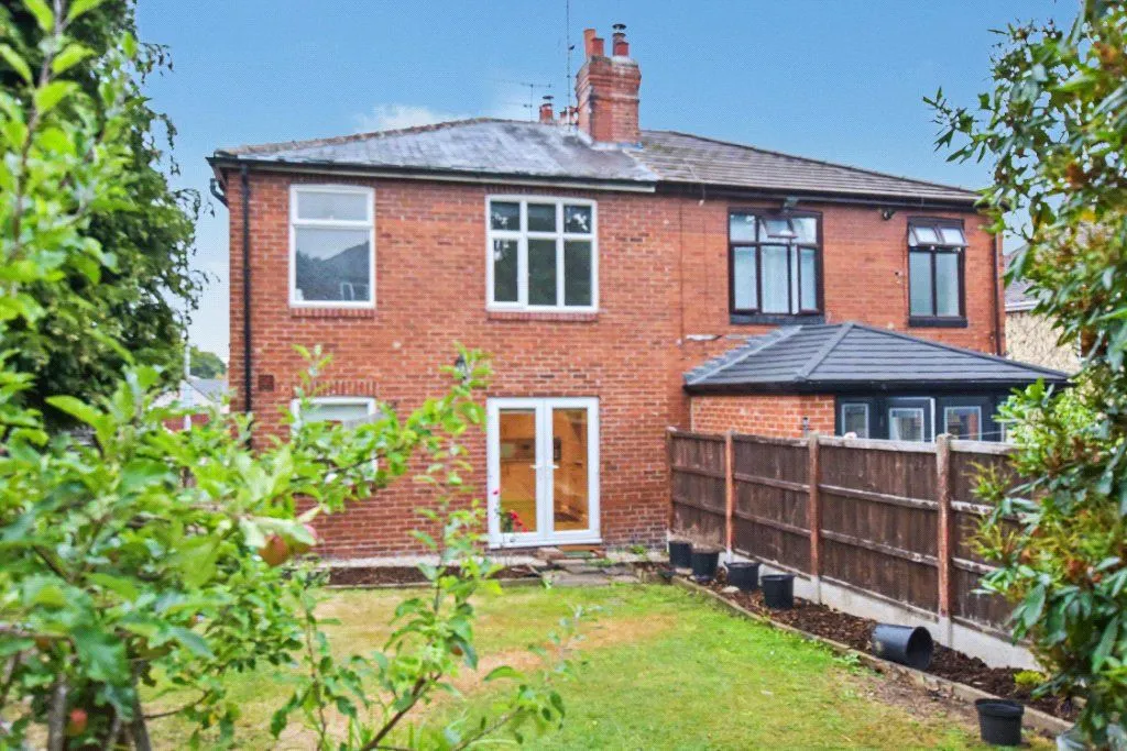 Stanningley Road, Leeds, LS12, photo 18