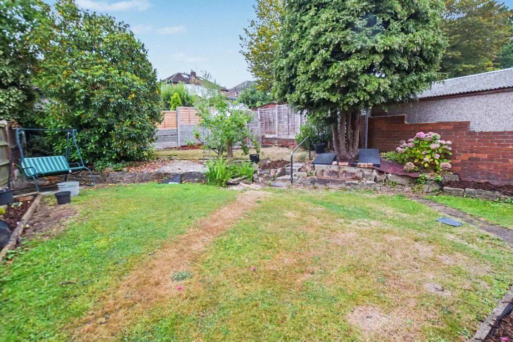 Stanningley Road, Leeds, LS12, photo 8