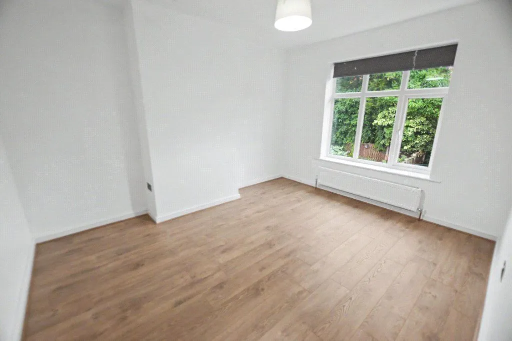 Stanningley Road, Leeds, LS12, photo 7
