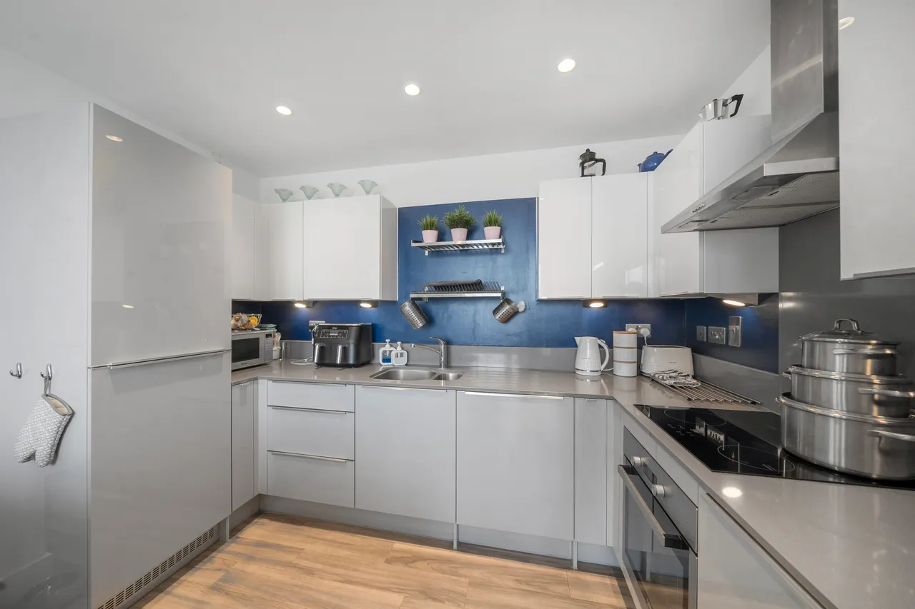 Burnt Oak Broadway, Edgware, HA8, photo 5