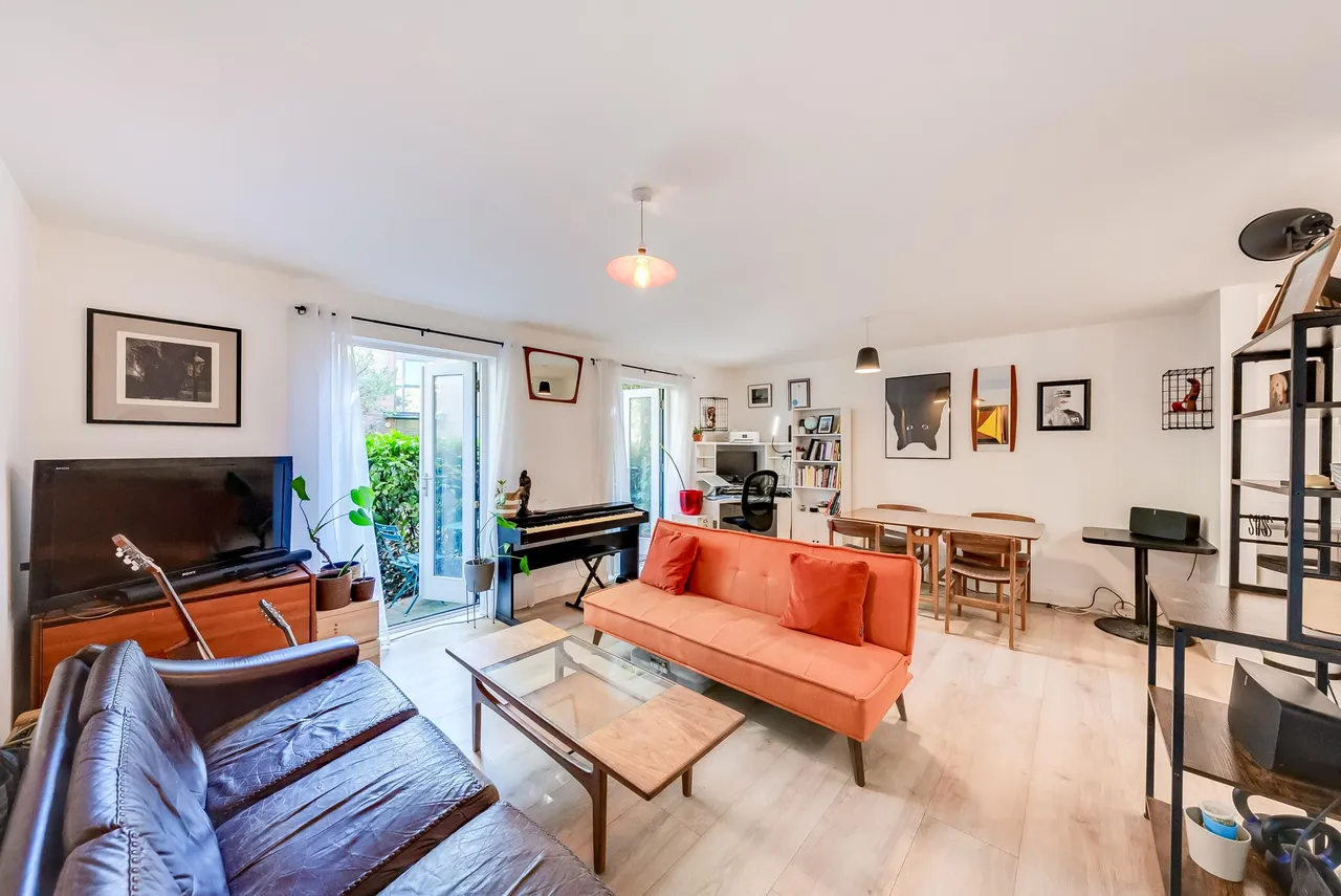 1 bed flat for sale, Durward Street, London, E1