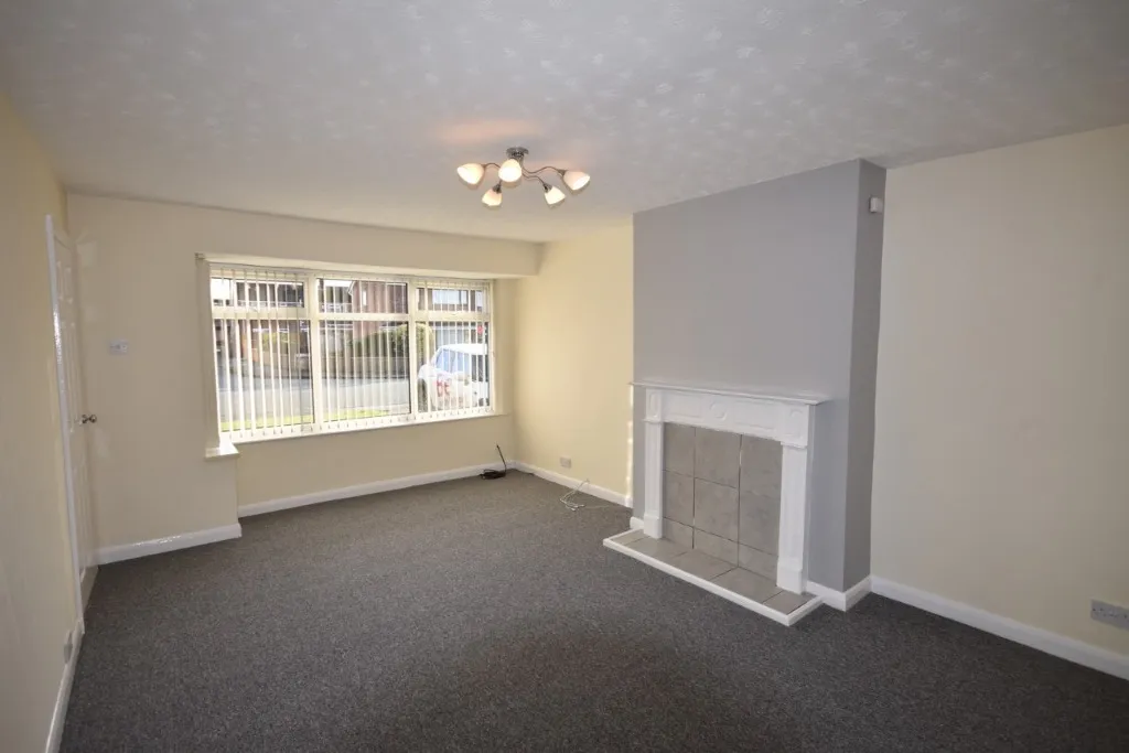 Ffordd Alun, Wrexham, LL12, photo 2