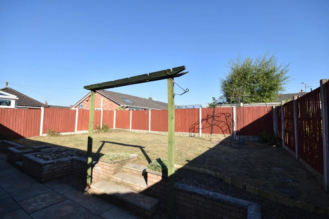 Ffordd Alun, Wrexham, LL12, photo 7