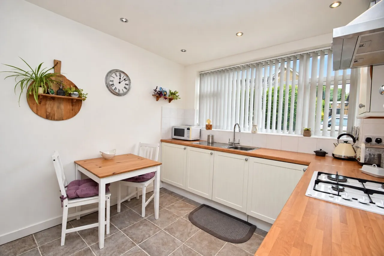 Wilsden, Bradford, BD15, photo 12