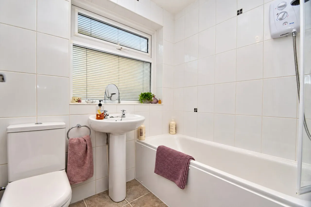 Wilsden, Bradford, BD15, photo 15