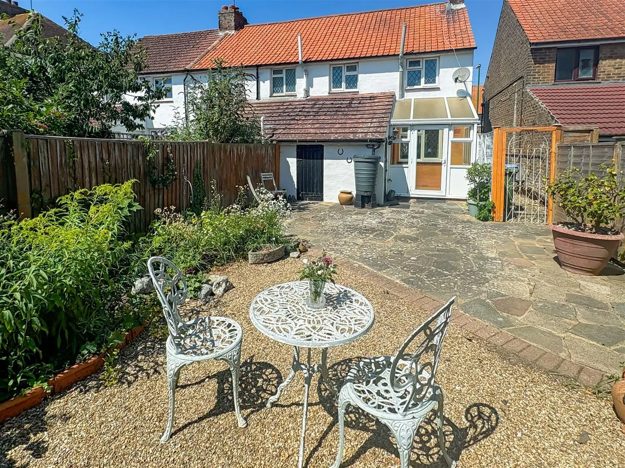 Wallace Road, Rustington, photo 15