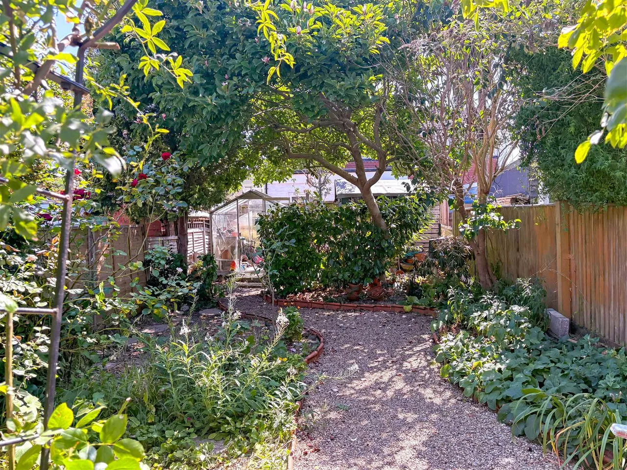 Wallace Road, Rustington, photo 4