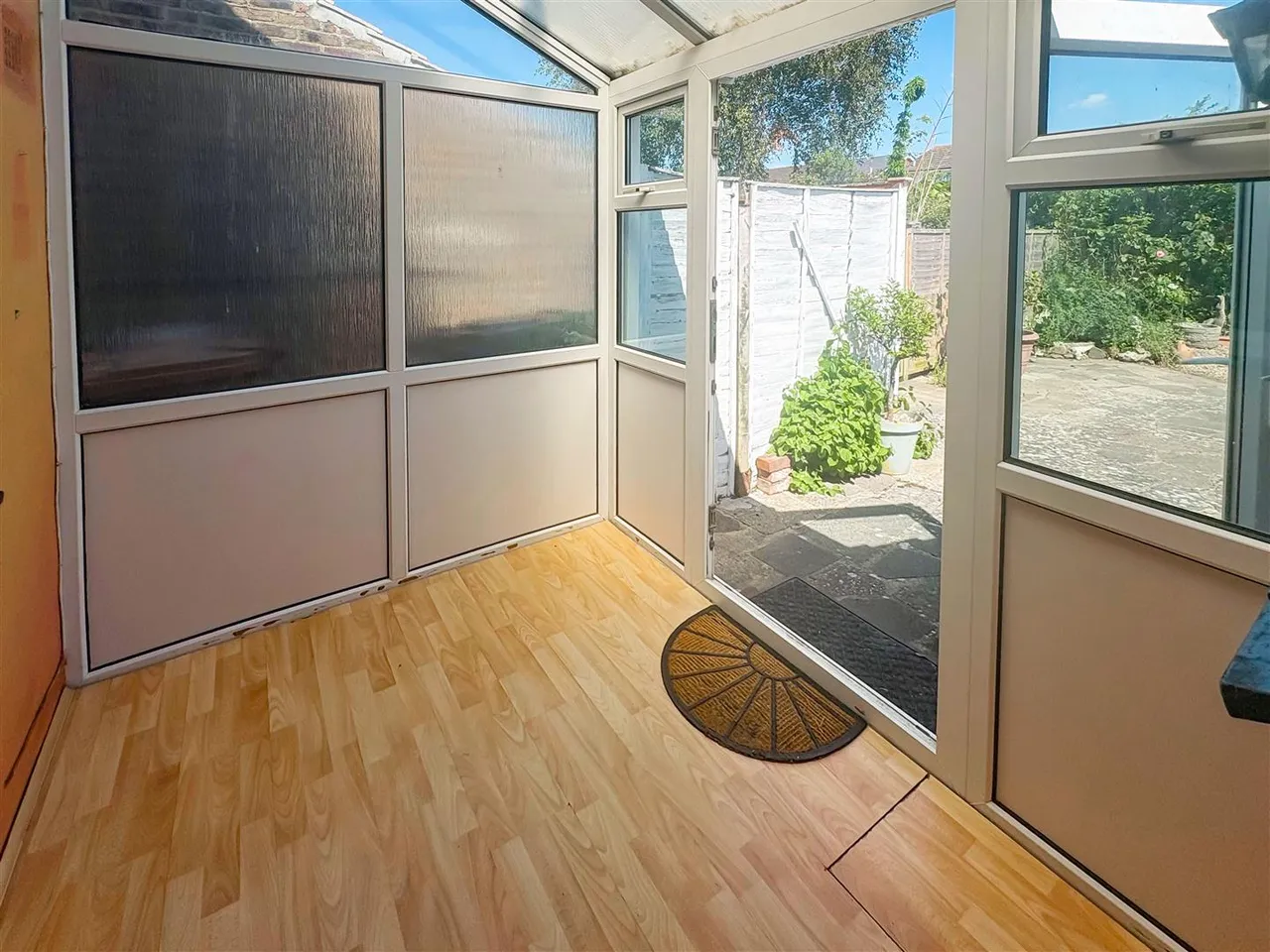 Wallace Road, Rustington, photo 7