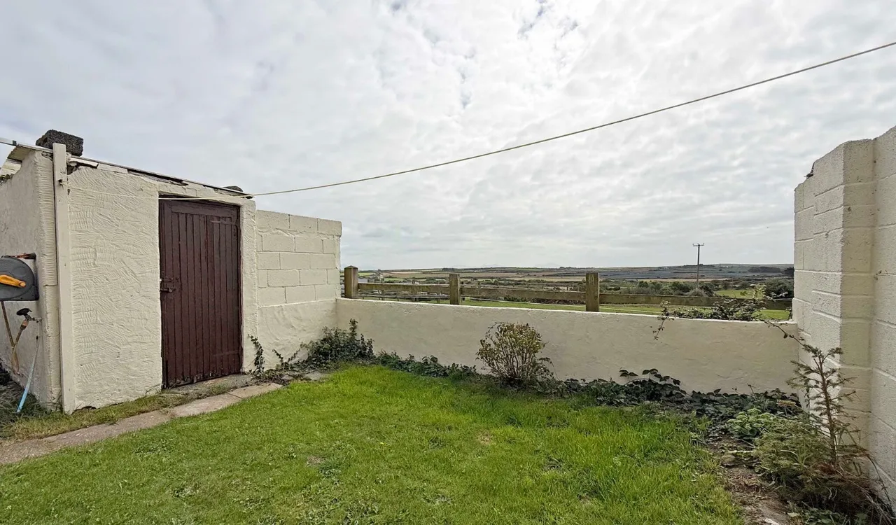 Ty Croes, LL63, photo 6