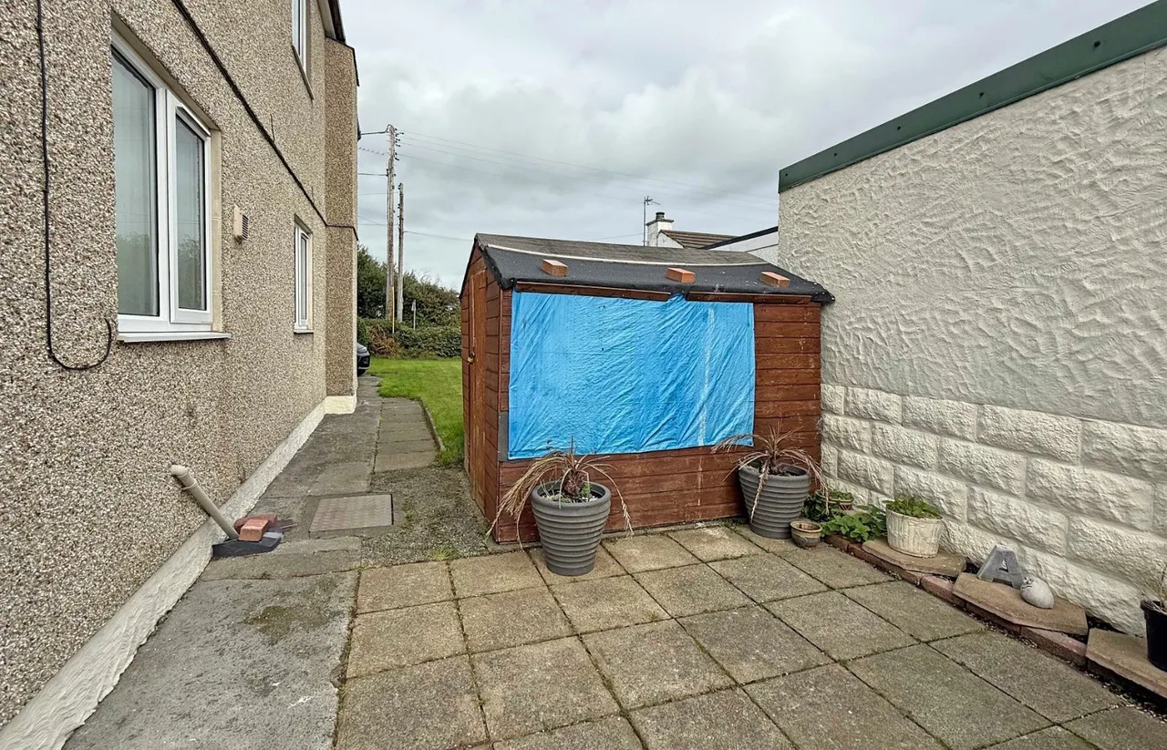 Ty Croes, LL63, photo 10