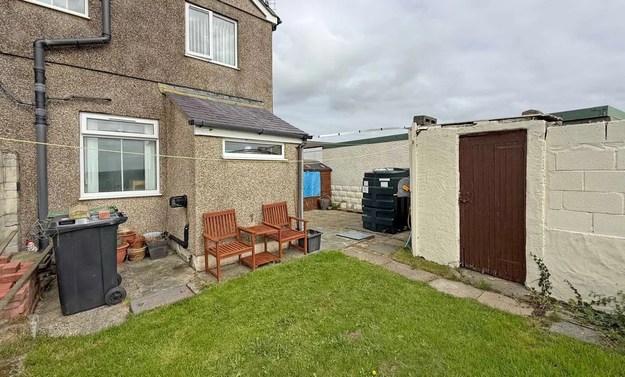 Ty Croes, LL63, photo 15